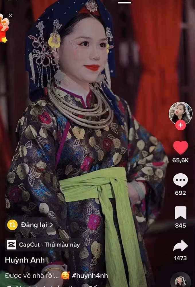 Tình cũ Quang Hải sau chia tay khá kín tiếng trên MXH. Huỳnh Anh thường xuyên đăng ảnh đi du lịch trong và ngoài nước, xác nhận mình vẫn còn độc thân.