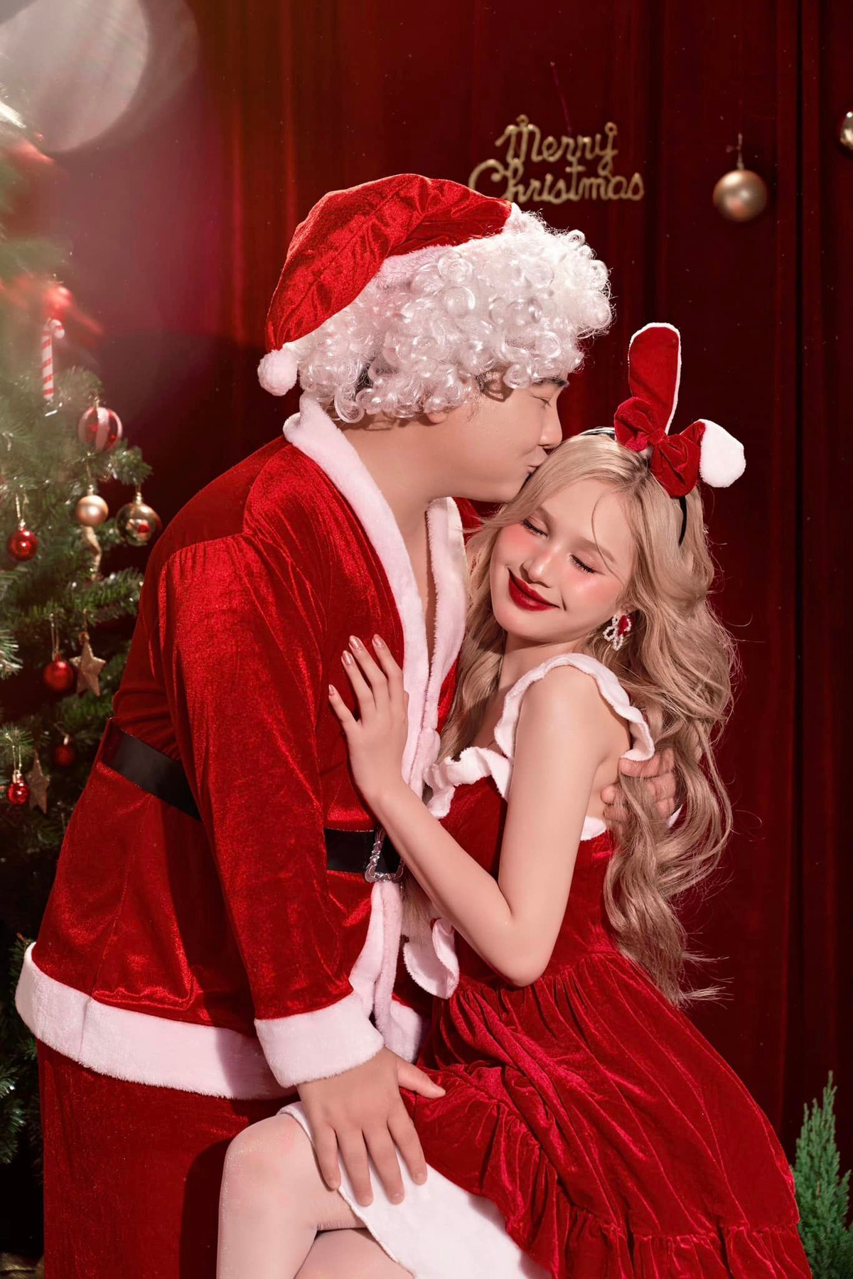 Những khoảnh khắc giáng sinh của vợ chồng Xoài Non nhận về nhiều lời khen ngợi.