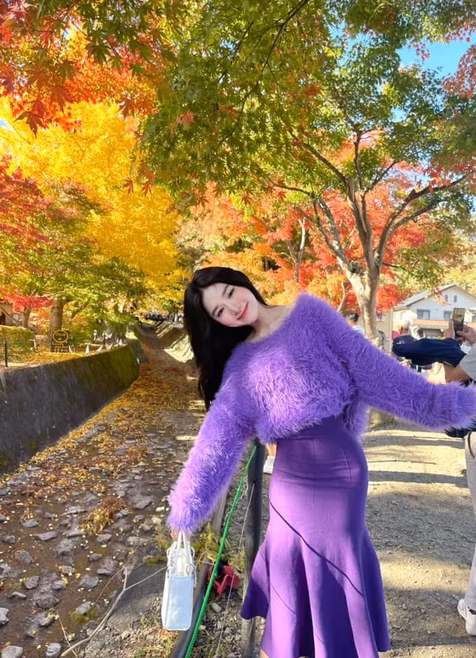 Năm 2022, Thúy Huyền tham gia chương trình Nóng cùng World Cup, được biết đến với danh xưng mới "hot girl World Cup".