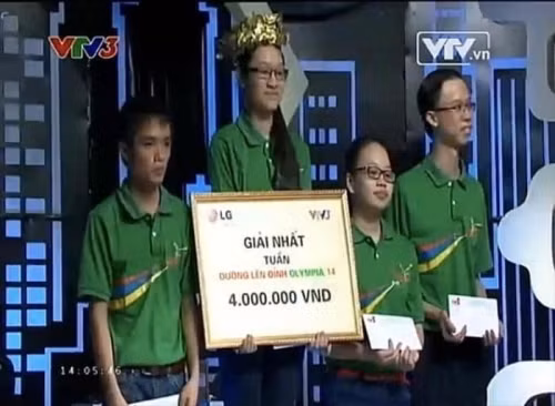 Với cặp kính cận cùng làn da ngăm, ngoại hình của cựu thí sinh Đường lên đỉnh Olympia không mấy nổi bật.