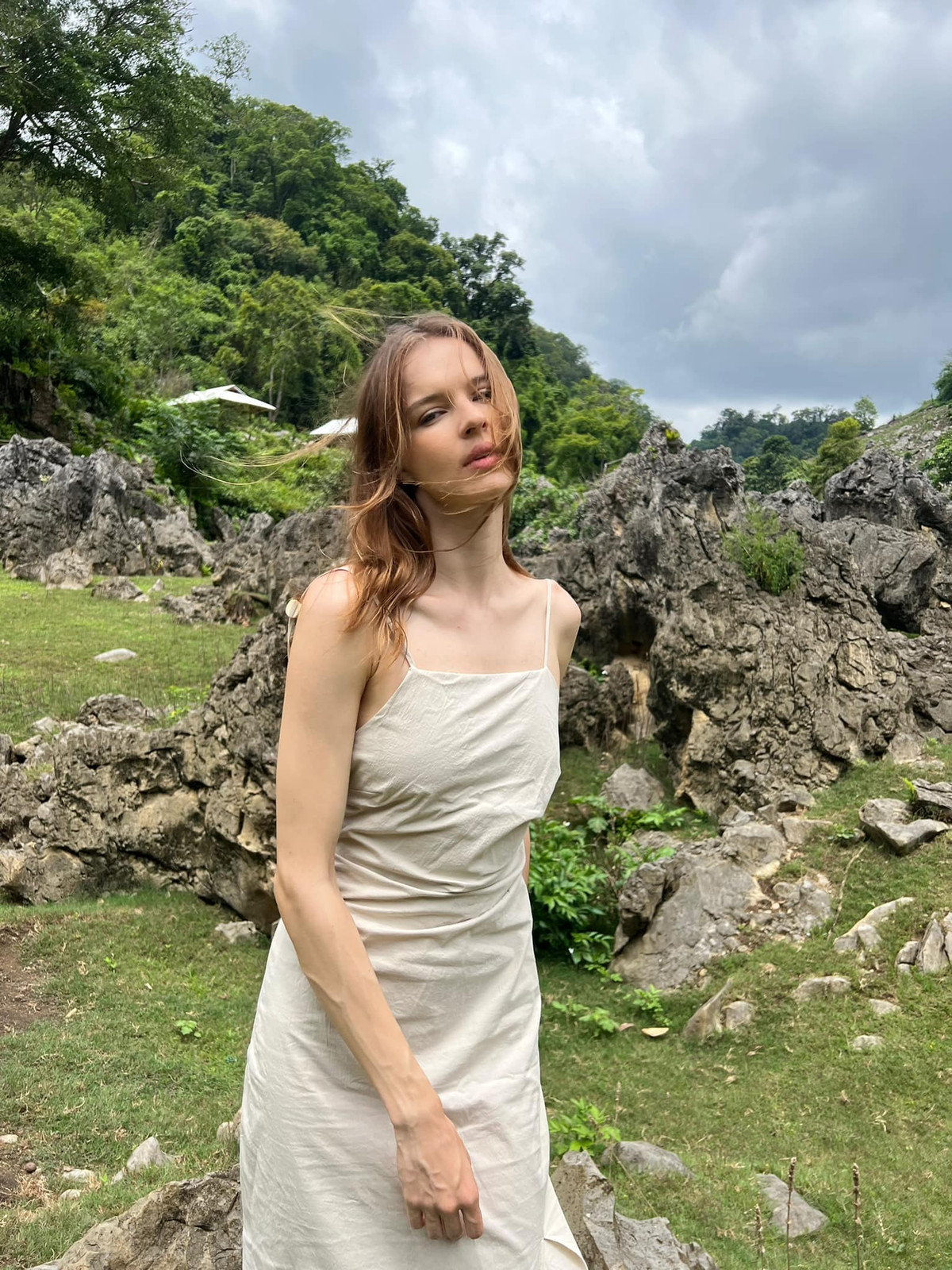 Với mái tóc nâu óng ả tự nhiên, Iryna Yang luôn được khen ngợi có vẻ ngoài xinh đẹp và ngọt ngào như một nàng búp bê ngoài đời thực.