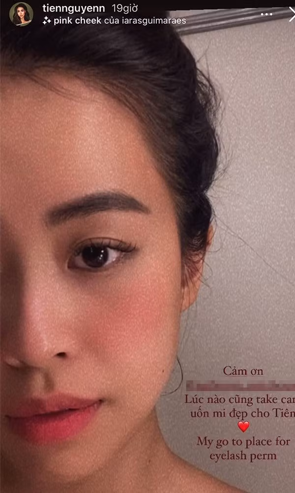 Làn da hồng hào, hàng lông mày rậm, đôi mông căng mọng cùng nụ cười đều tắp của Tiên Nguyễn đủ sức chinh phục bất kỳ ai khi đối diện.