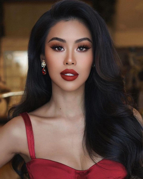 Với nhan sắc này, nhiều người còn nhận định Tiên Nguyễn đủ sức ghi danh tại các cuộc thi Hoa hậu.