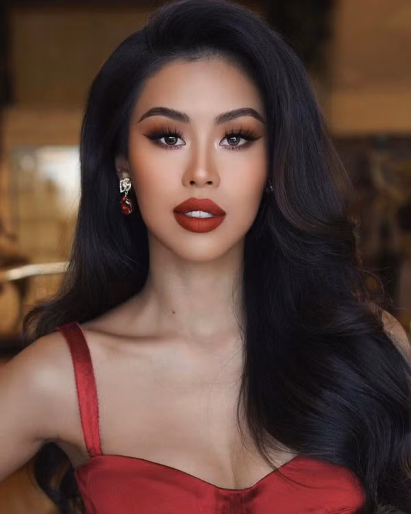 Với nhan sắc này, nhiều người còn nhận định Tiên Nguyễn đủ sức ghi danh tại các cuộc thi Hoa hậu.