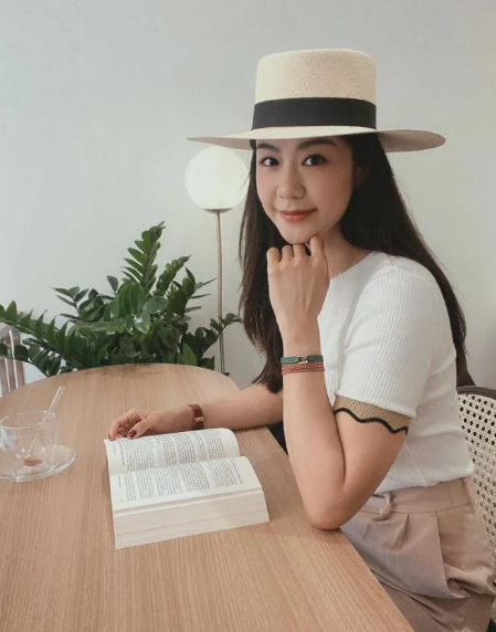 Bài đăng chia tay của nữ cơ trưởng làm cư dân mạng nuối tiếc, đồng thời cũng tò mò về lý do.