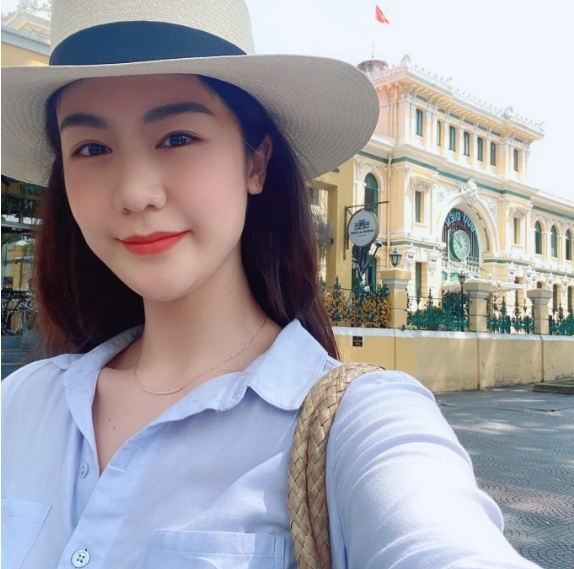 Dù đã ở tuổi U40 song sắc vóc của cô vẫn ngày càng thăng hạng.