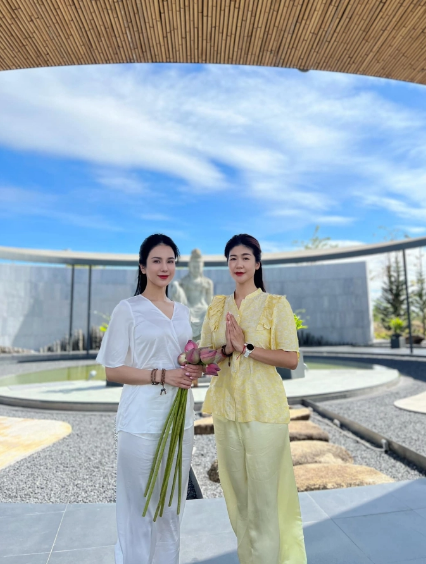 Cô sở hữu làn da trắng mịn, ít khuyết điểm, nụ cười rạng rỡ khiến ai nhìn cũng ấn tượng. Ảnh: Tổng hợp