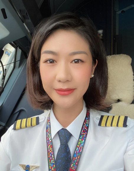 Dù không phải người của showbiz, cũng không tham gia lĩnh vực nghệ thuật nào, Huỳnh Lý Đông Phương vẫn là người được cư dân mạng vô cùng quan tâm.