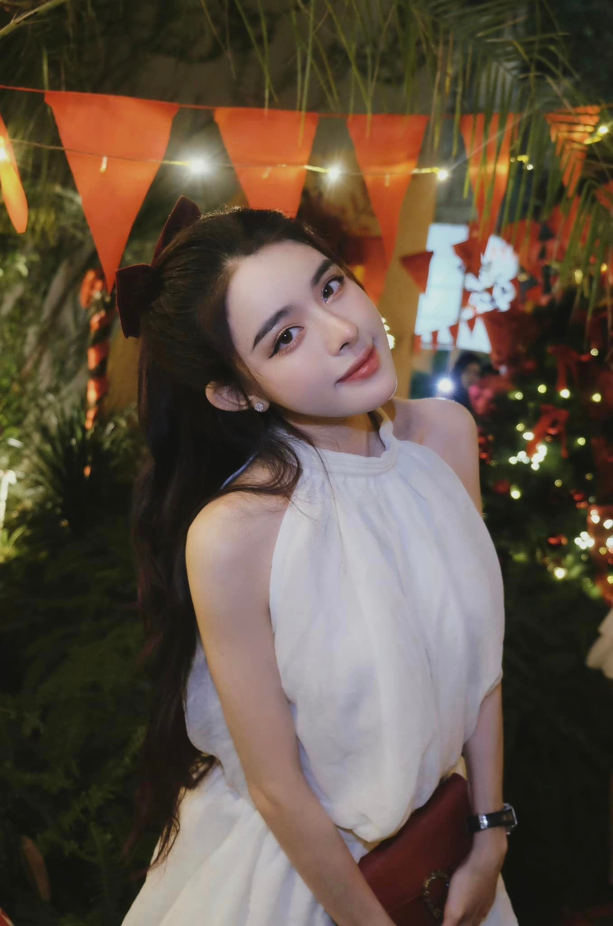 Cô nàng từng "gây sốt" với câu chuyện "lột xác" ngoại hình một cách ngoạn mục.