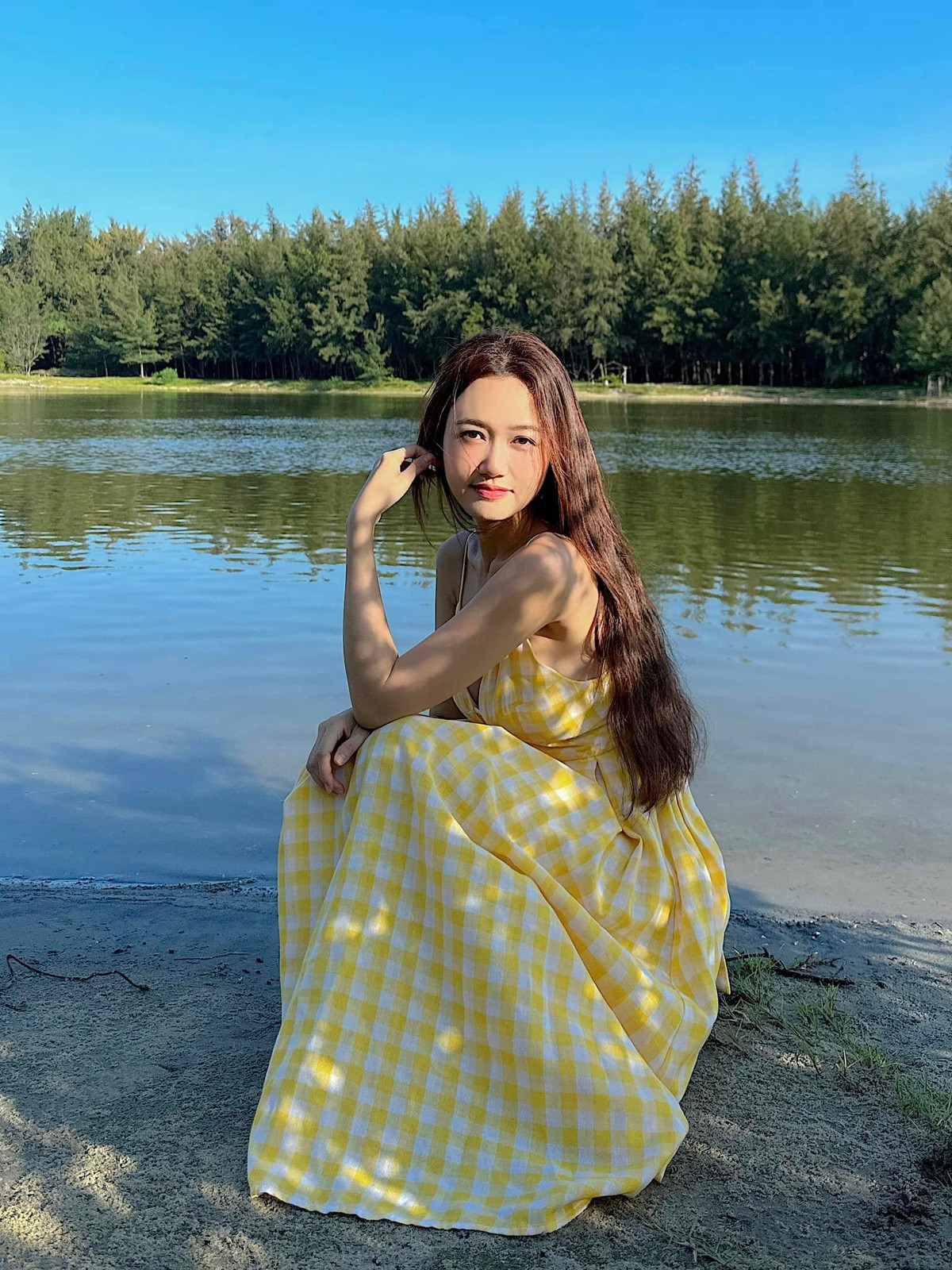 Cô gây bất ngờ với hình ảnh quyến rũ, trưởng thành.