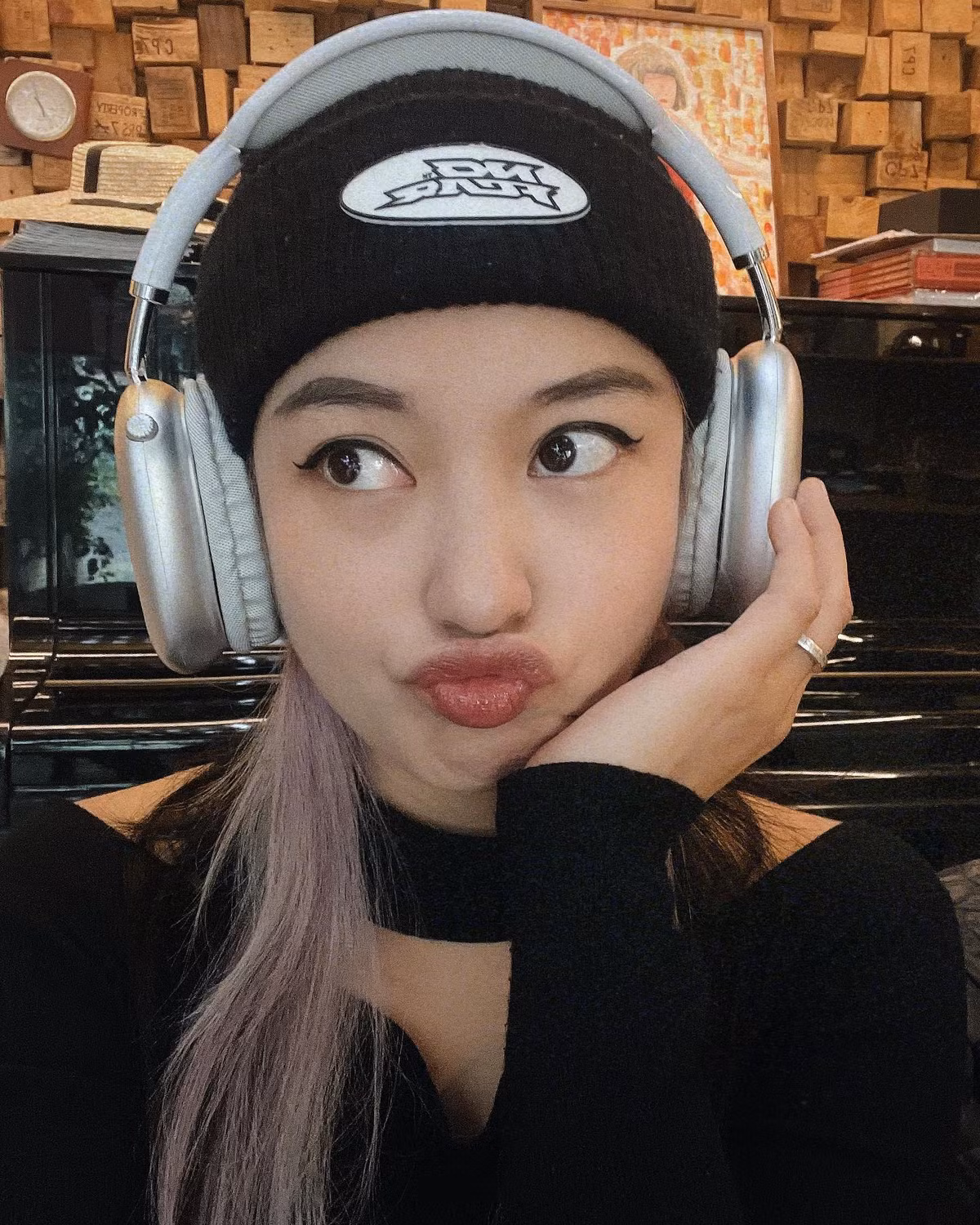 Mi Vân vẫn được người hâm mộ yêu thích bởi nhan sắc trẻ trung, xinh đẹp qua thời gian.