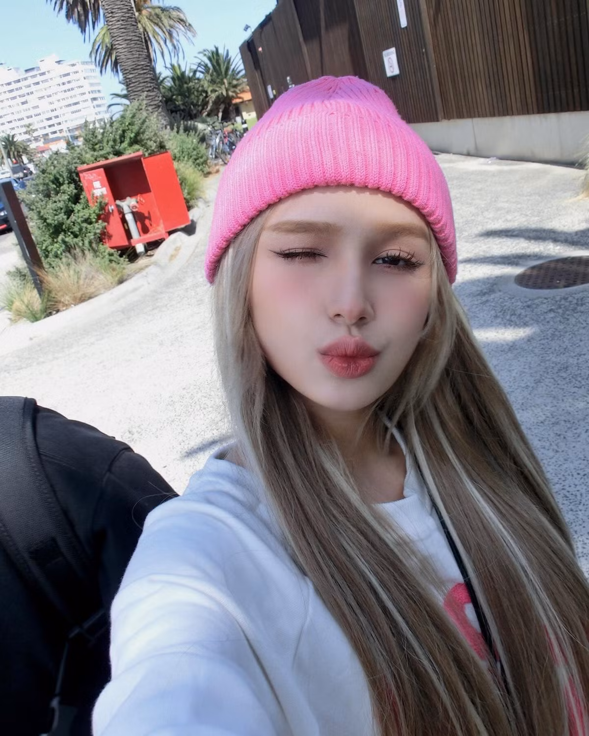 Vợ chồng Xoài Non và Xemesis quyết định cấy trứng, lý do chính là vì Xoài Non cảm thấy bản thân không đủ sức khỏe để mang thai tự nhiên.