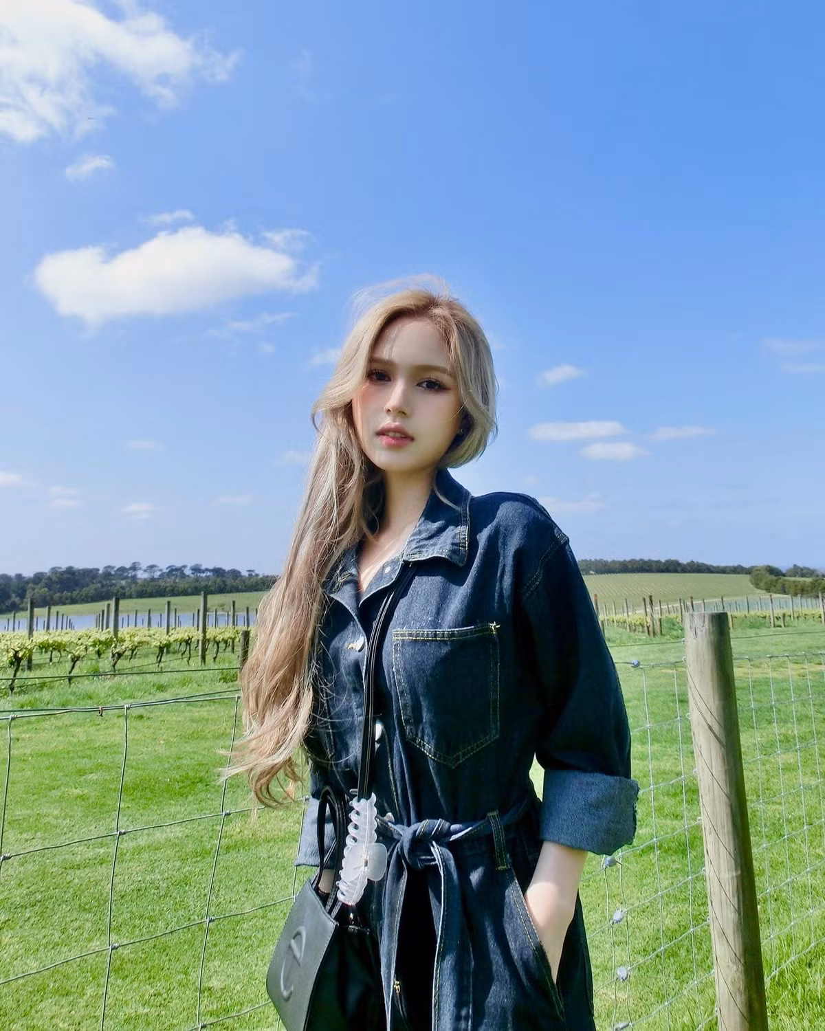 Chuyện sinh con của hot girl Sài thành này liên tục vướng nhiều lời bàn tán, người động viên hy vọng cặp đôi sẽ sớm có "trái ngọt". Người lại lên tiếng chỉ trích cho rằng việc Xoài Non giảm cân gây ảnh hưởng đến khả năng làm mẹ. Ảnh: FBNV