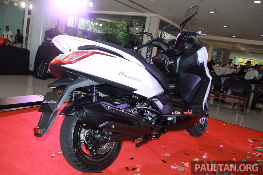 Với sự ra mắt của chiếc Kymco Downtown 250i sẽ làm cho phân khúc xe tay ga cỡ lớn sẽ trở nên nhộn nhịp và cạnh tranh khốc liệt hơn trước.