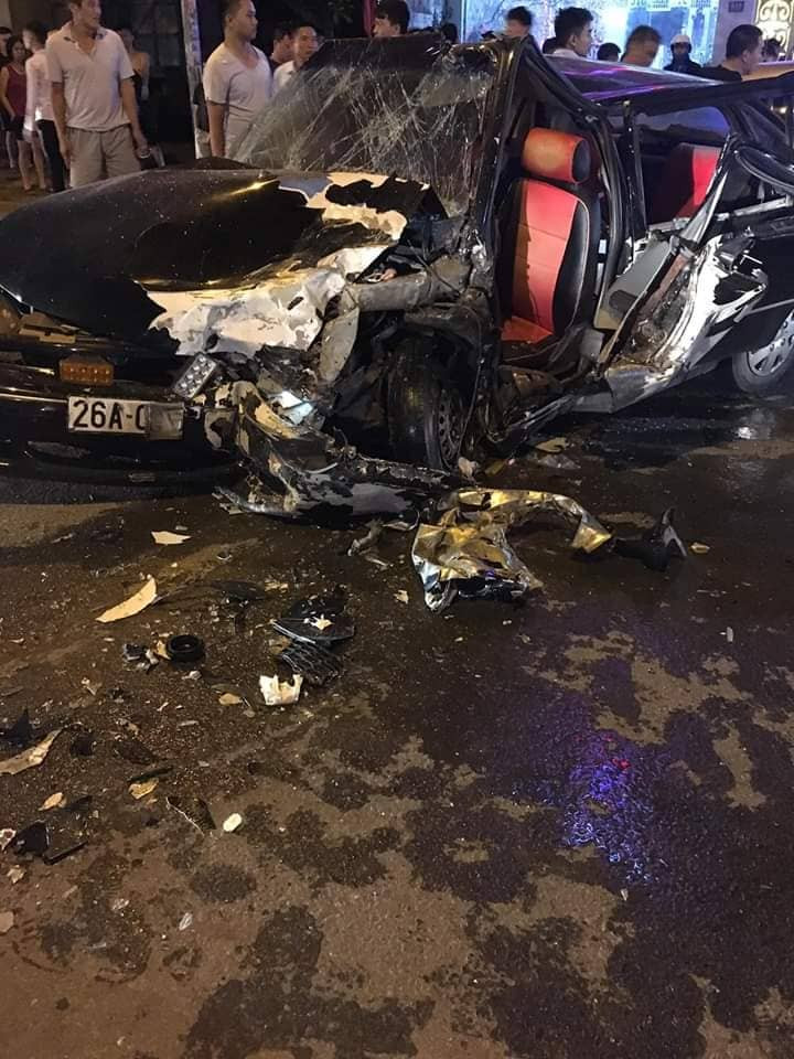 Hiện lực lượng chức năng Tp Sơn La đang tiếp tục điều tra làm rõ nguyên nhân vụ tai nạn trên. 