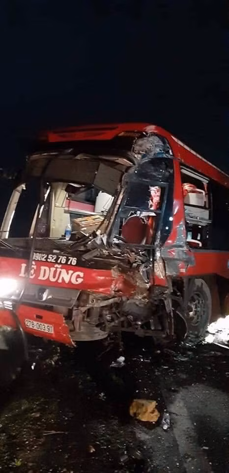 Lai 1 xe khach Dien Bien nat dau vi tai nan tai Hoa Binh-Hinh-2