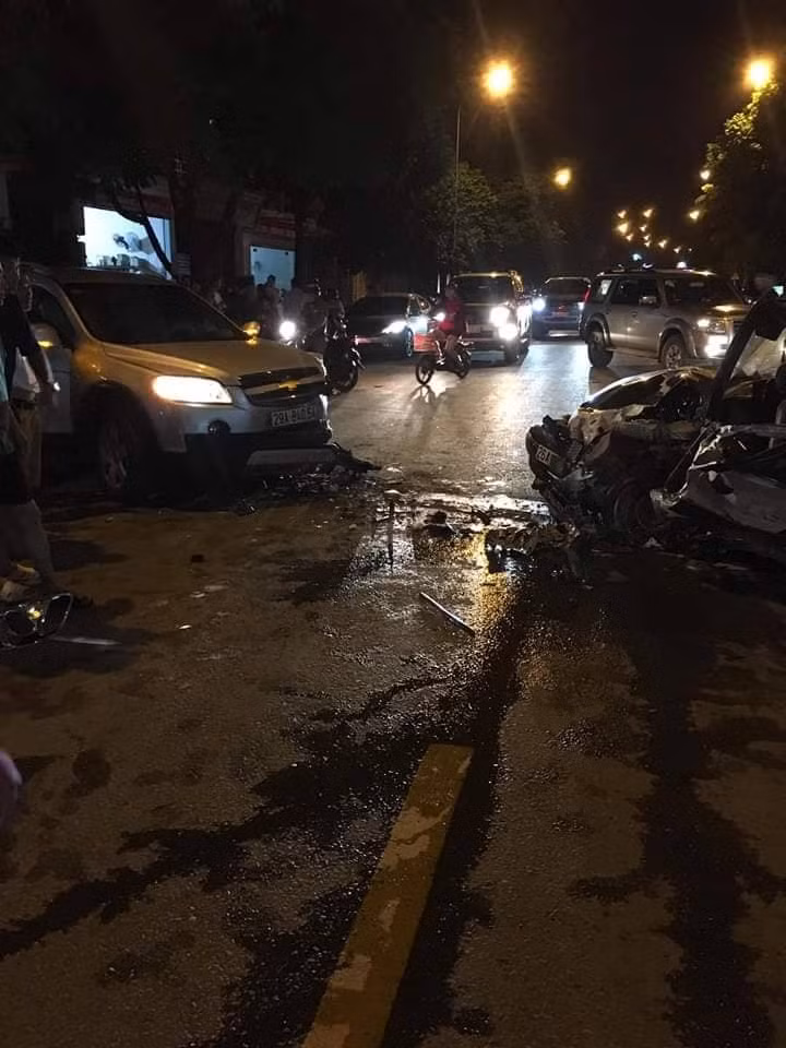 Vụ tai nạn khiến cho 4 người bị thương nặng, hiện các nạn nhân đã được đưa vào BV Đa khoa tỉnh Sơn La cấp cứu.