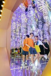 Don trung thu gan ket tai “Vu tru da sac” Vincom-Hinh-5