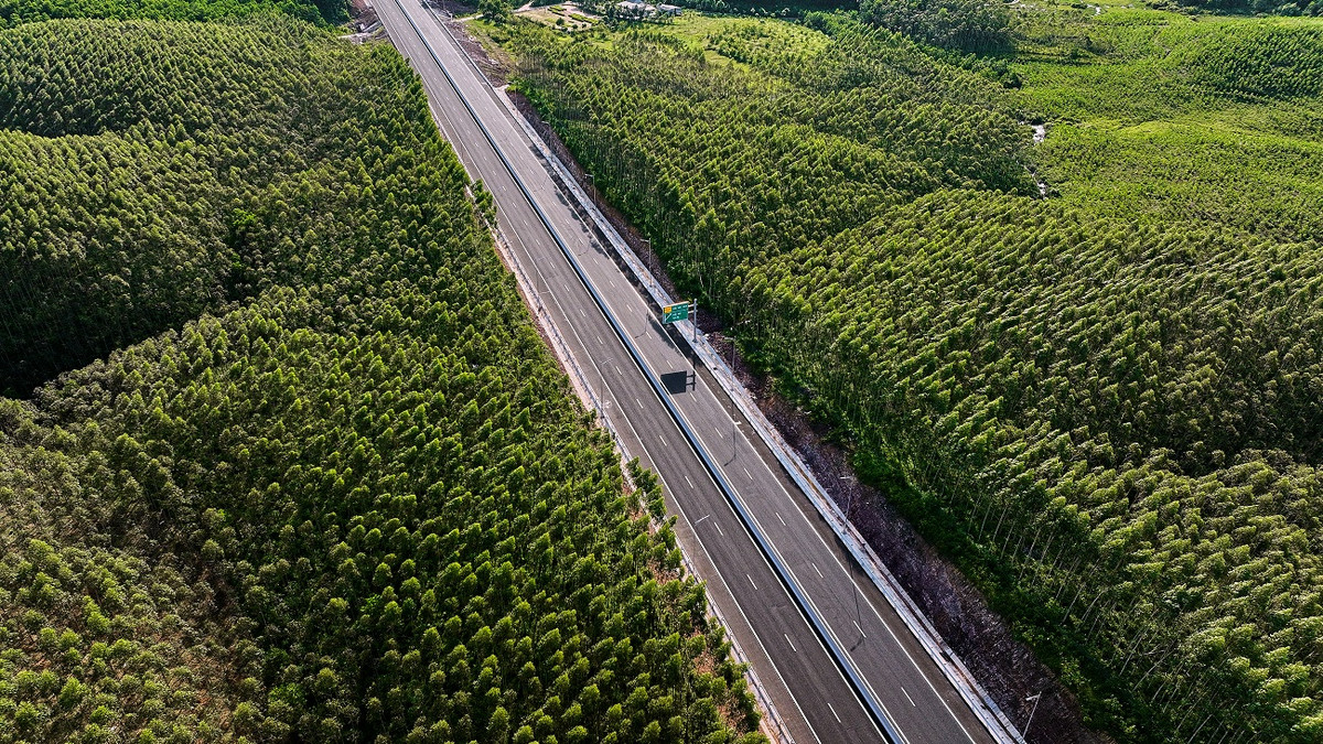 Ngam tuyen cao toc “dep khong goc chet” do Sun Group dau tu tai Quang Ninh-Hinh-6