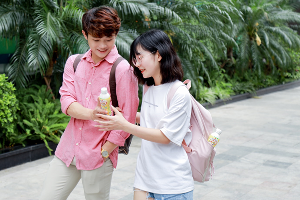 Suc HOT tro lai cua thuc uong tuoi tho trong dien mao day ca tinh-Hinh-2