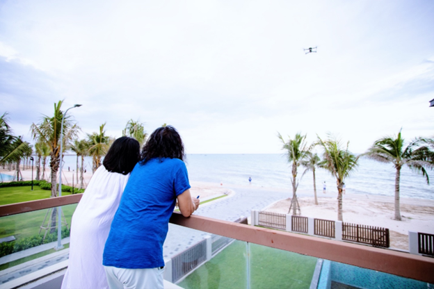 Cam Van – Khac Trieu me khong gian tai NovaWorld Ho Tram-Hinh-4