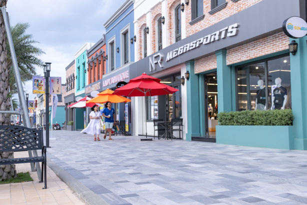 Cam Van – Khac Trieu me khong gian tai NovaWorld Ho Tram-Hinh-7