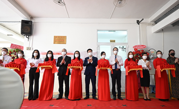 TP HCM: Du an bua an hoc duong khanh thanh bep an mau ban tru thu 3 tai truong tieu hoc Phan Dinh Phung