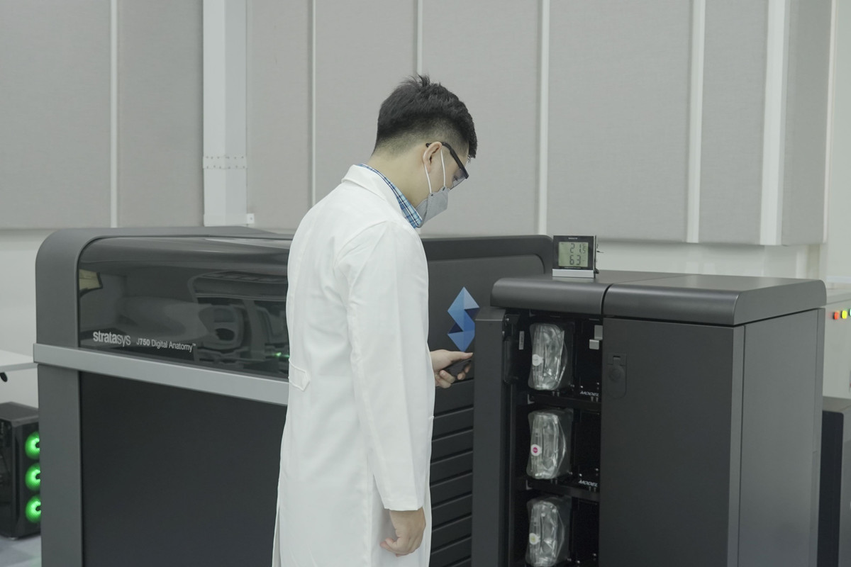 “Thuoc ngam phau thuat” doc quyen “made in Vietnam” nang do chinh xac cua phau thuat khop goi-Hinh-2