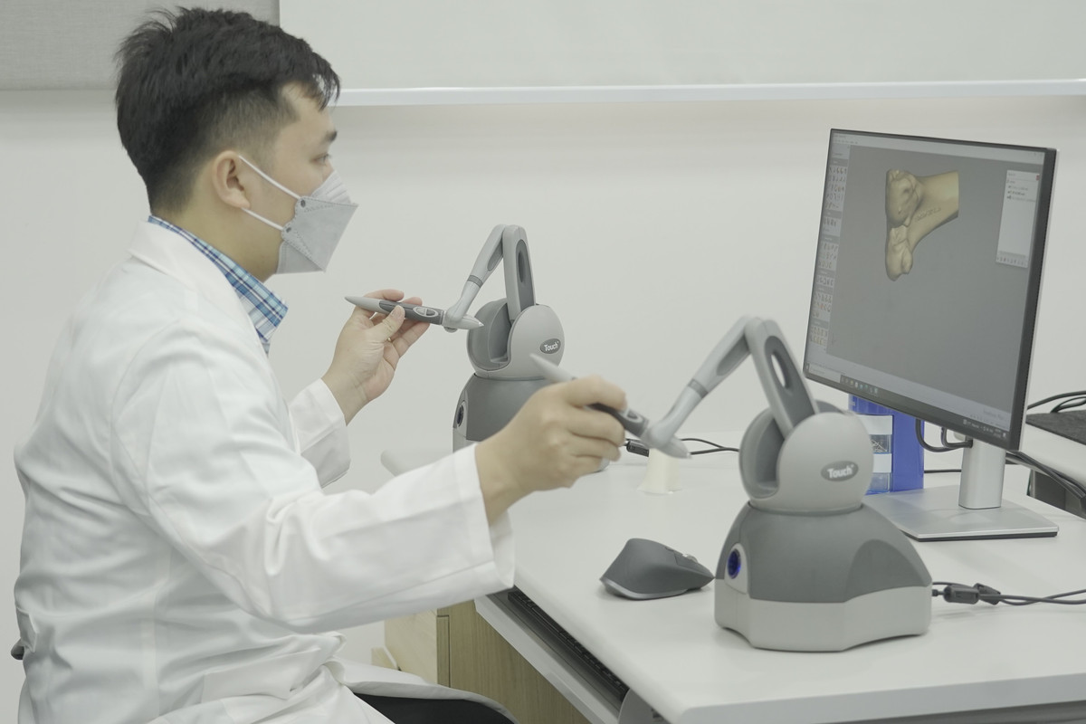 “Thuoc ngam phau thuat” doc quyen “made in Vietnam” nang do chinh xac cua phau thuat khop goi