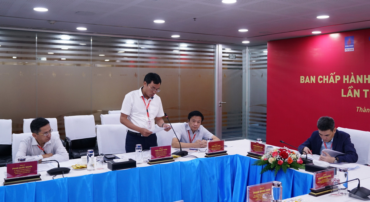 Dang bo PV GAS khong ngung lon manh