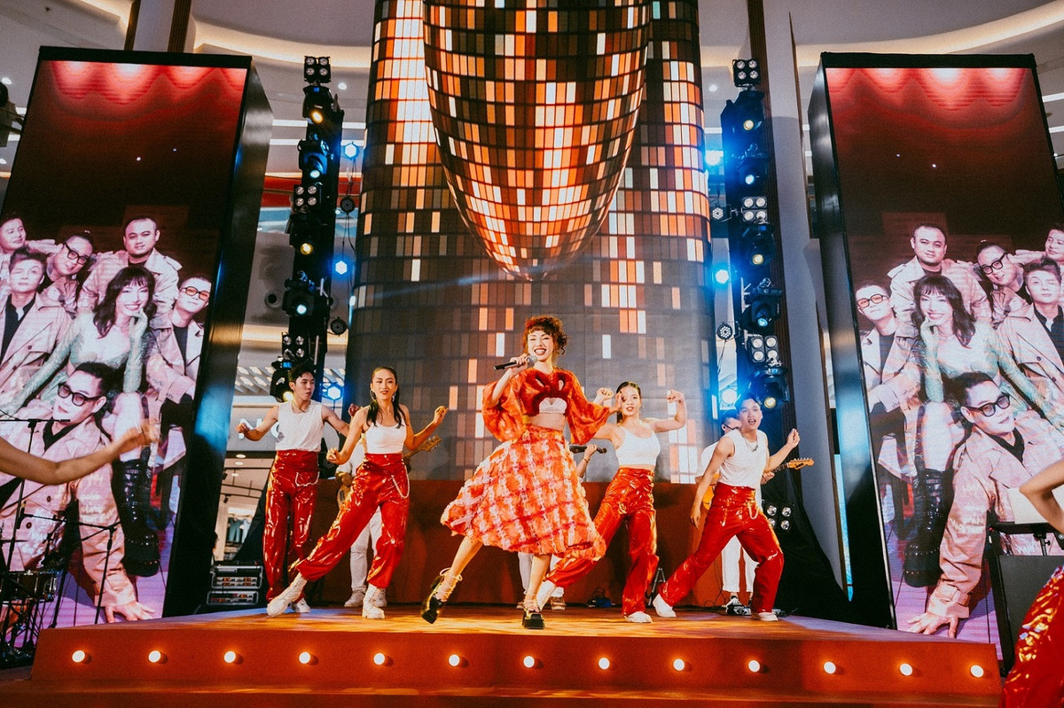 Trai nghiem cuoi tuan cuc “chill” cung dan sao tre V-pop tai Vincom Mega Mall Smart City-Hinh-5