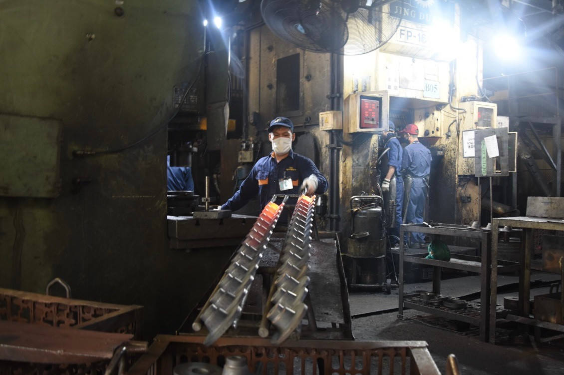 EVN Ha Noi: Hay de viec su dung dien tiet kiem tro thanh thoi quen cua moi nguoi-Hinh-2