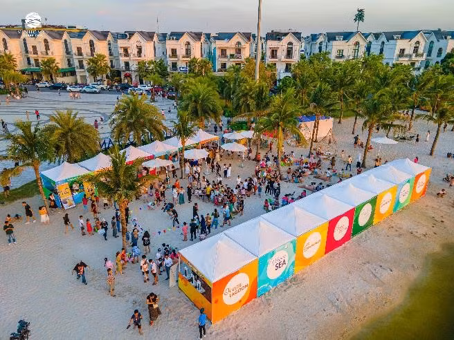 Gioi tre do bo “Quan Ocean” tham du le hoi Bien-Hinh-3