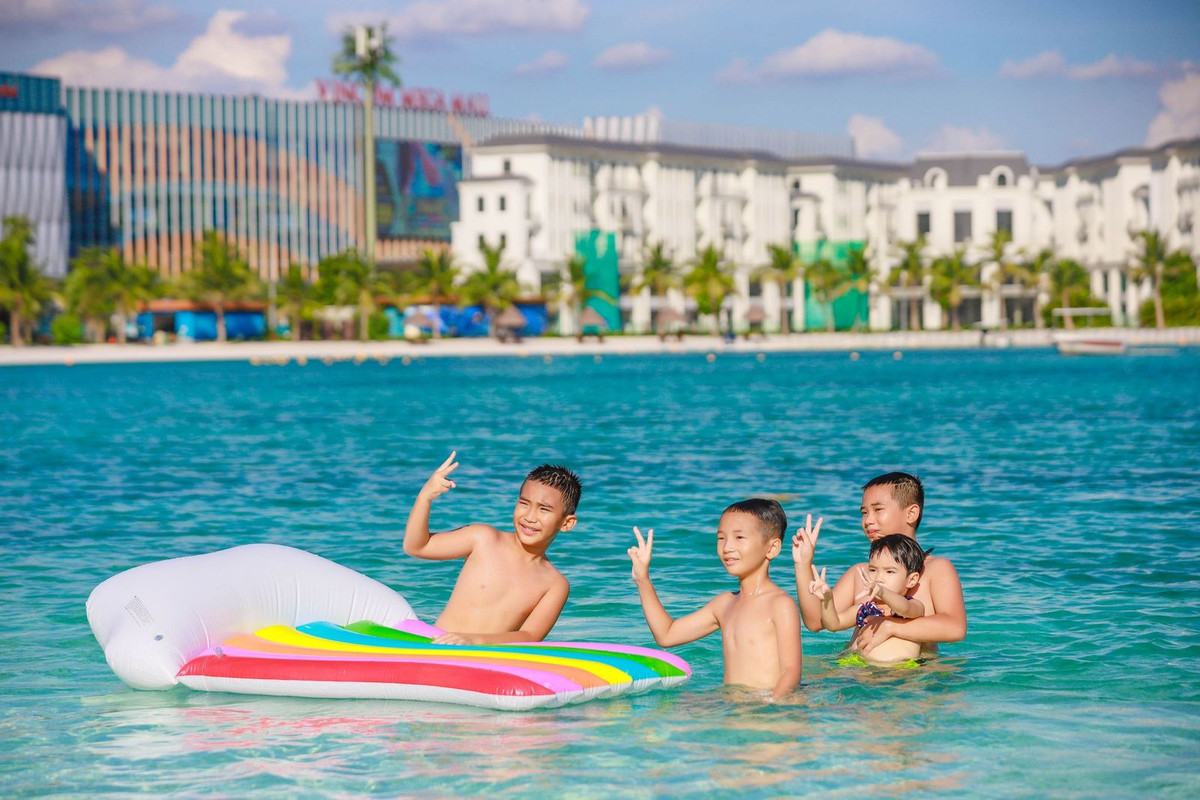 Gioi tre do bo “Quan Ocean” tham du le hoi Bien-Hinh-6