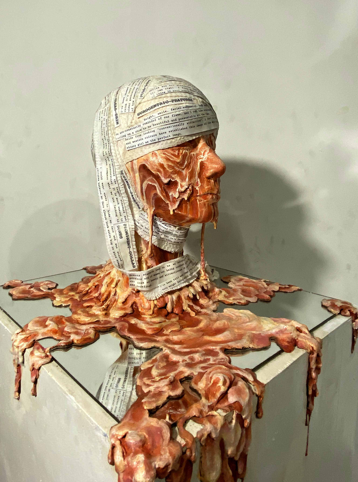 Vinschool to chuc trien lam “tham thi” - loi tu su cua tam hon gioi tre