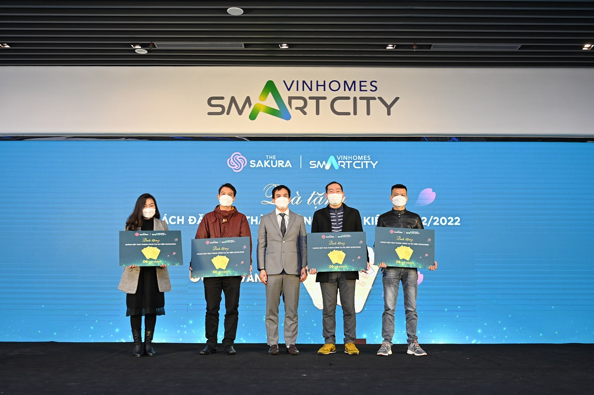 Vo oa trung thuong xe Vinfast khi mua can ho SA2 - The Sakura-Hinh-6