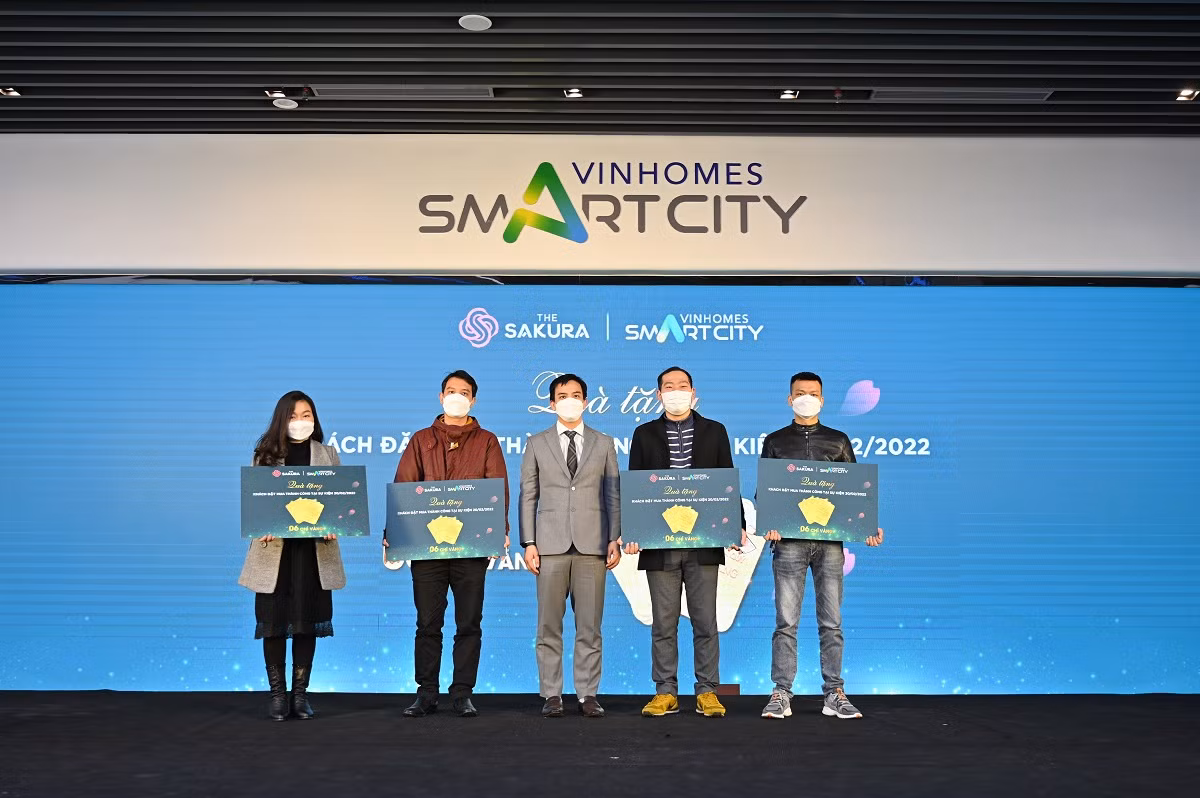 Vo oa trung thuong xe Vinfast khi mua can ho SA2 - The Sakura-Hinh-6