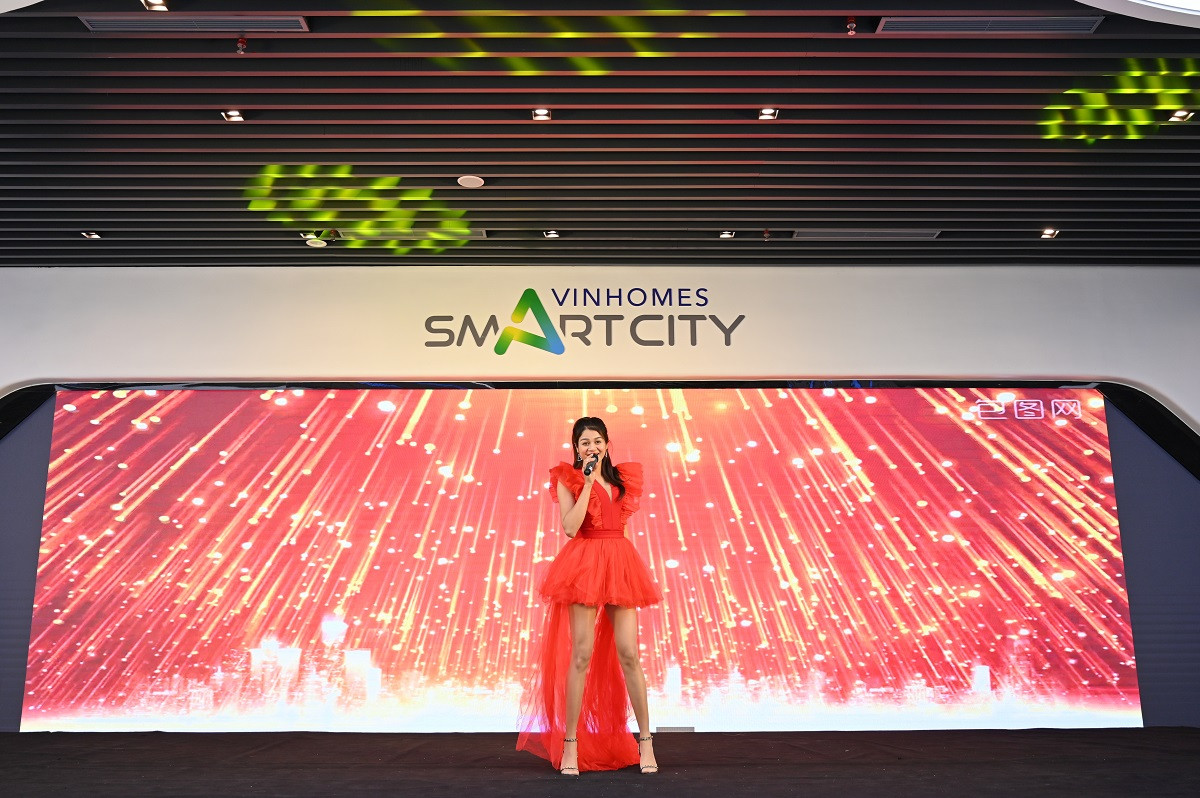 Vo oa trung thuong xe Vinfast khi mua can ho SA2 - The Sakura-Hinh-5