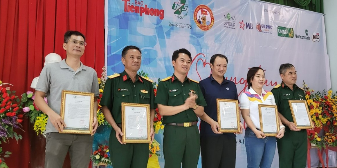 NovaGroup va Benh vien Quan y 175 to chuc kham benh, phat thuoc tai Binh Thuan-Hinh-3