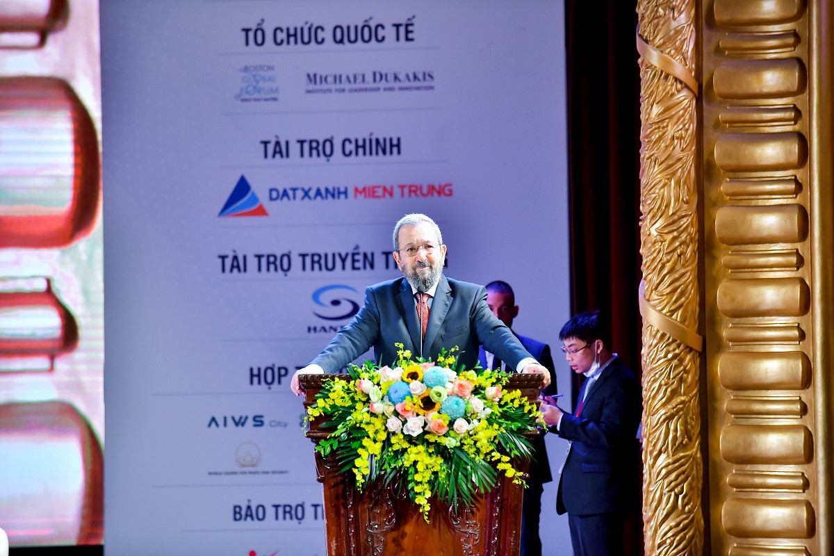 Dat Xanh Mien Trung dong hanh cung buoi dien thuyet cua Cuu Thu tuong Israel Ehud Barak