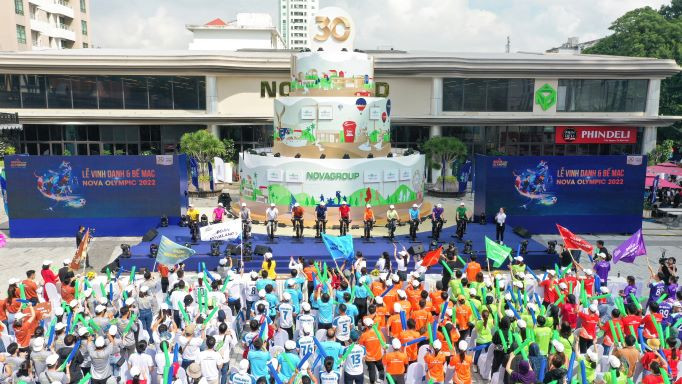 Ky luc “Bieu tuong hoi thao gan BIB lon nhat Viet Nam” – Khang dinh tinh than gan ket cua Novator