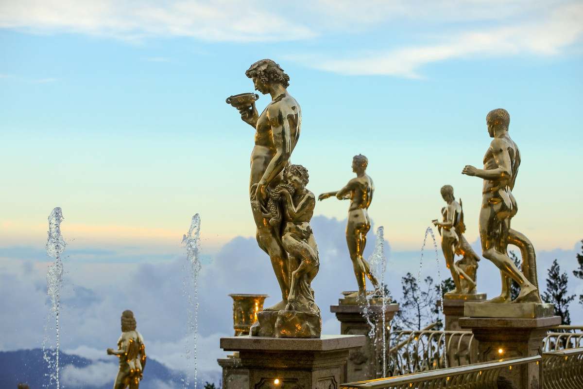 5 tac pham dieu khac dac biet nhat tai Thac Than Mat Troi o Ba Na Hills-Hinh-2