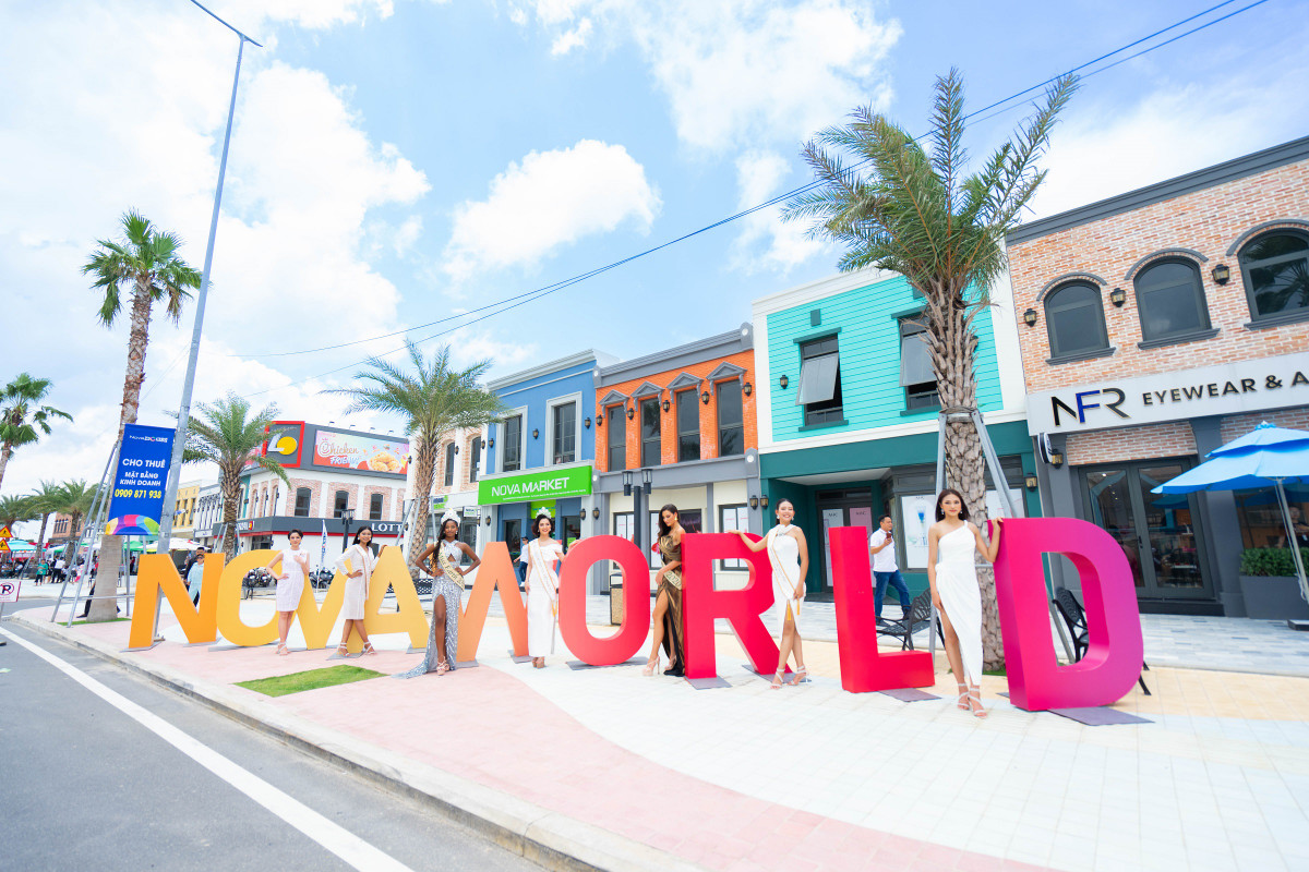 Cac hoa hau kham pha dai lo shophouse NovaWorld Ho Tram