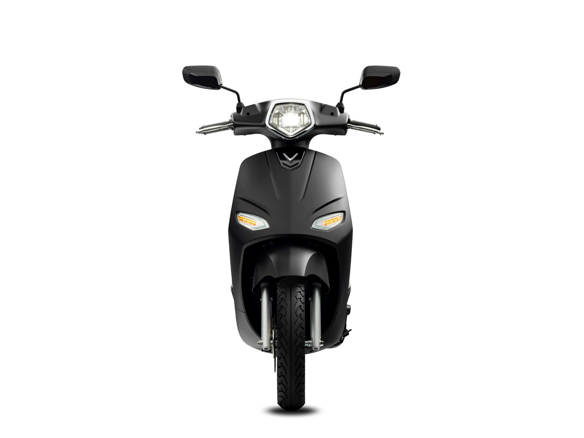 VINFAST ra mat xe may dien VENTO hoan toan moi, toc do toi da 80km/h-Hinh-6