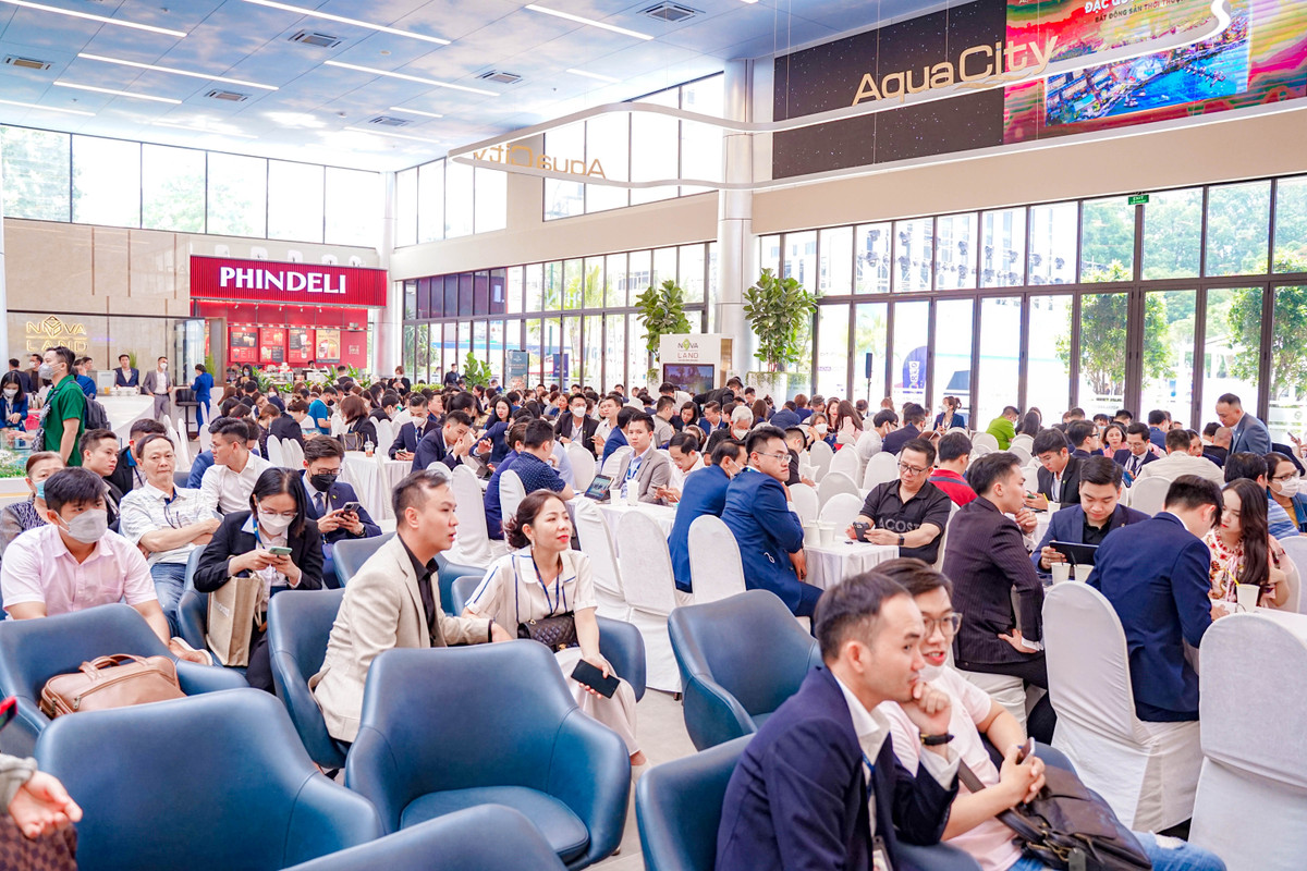 Co hoi “san nha trieu do” tai Aqua City thu hut dong dao gioi dau tu tham gia