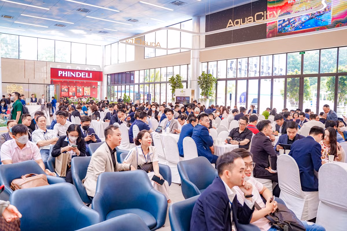 Co hoi “san nha trieu do” tai Aqua City thu hut dong dao gioi dau tu tham gia