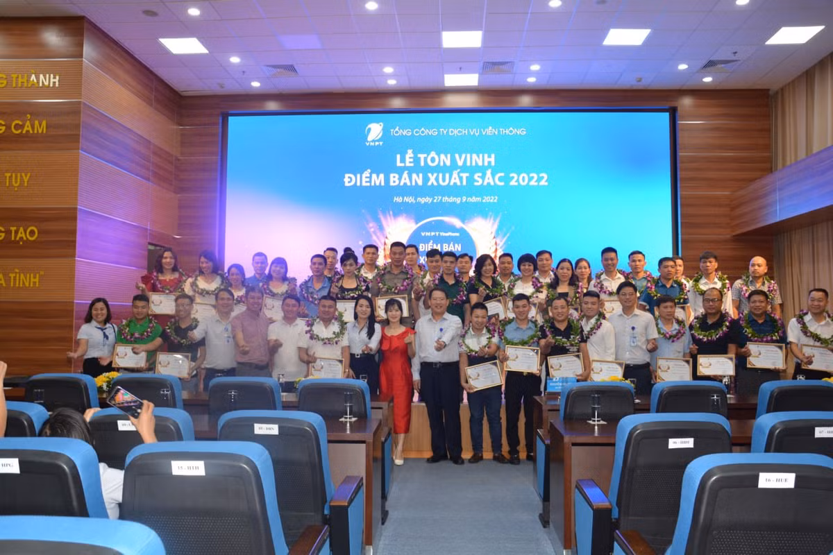 VinaPhone tang chuyen du lich 5*, tri an diem ban xuat sac tren toan quoc