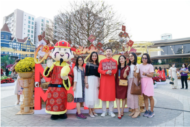 Dan sao Viet no nuc tray Hoi Hoa Xuan 2022 tai Novaland Gallery-Hinh-12