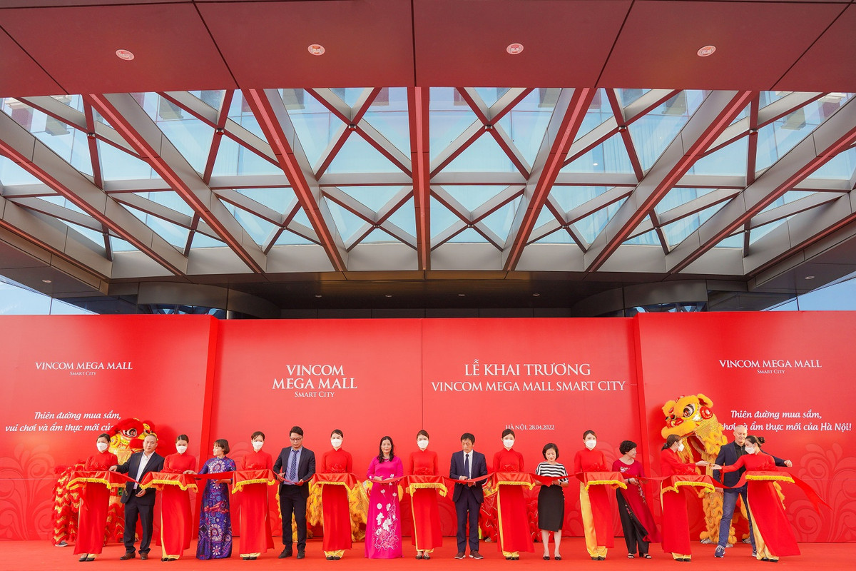 Khai truong TTTM “The he moi” Vincom Mega Mall Smart City dau tien cua Viet Nam-Hinh-2