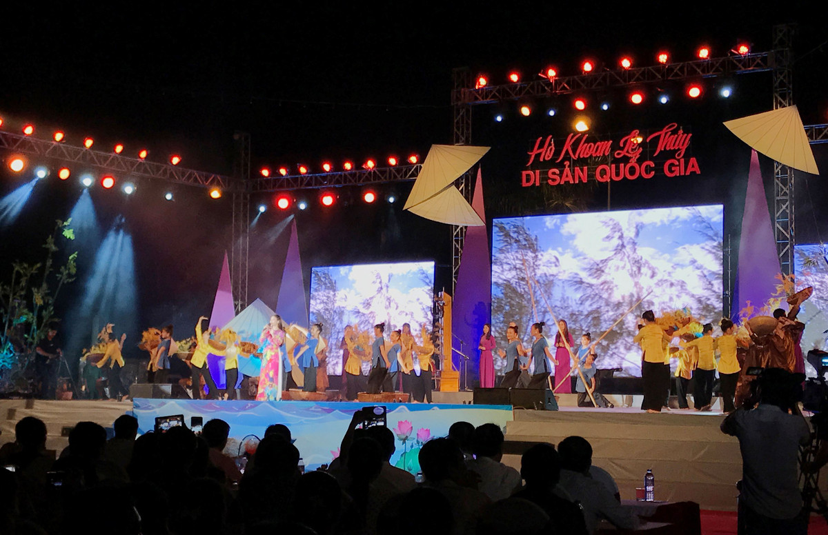 Soi dong chuoi le hoi van hoa hap dan xuyen suot dai le 2/9 tai Regal Legend Quang Binh